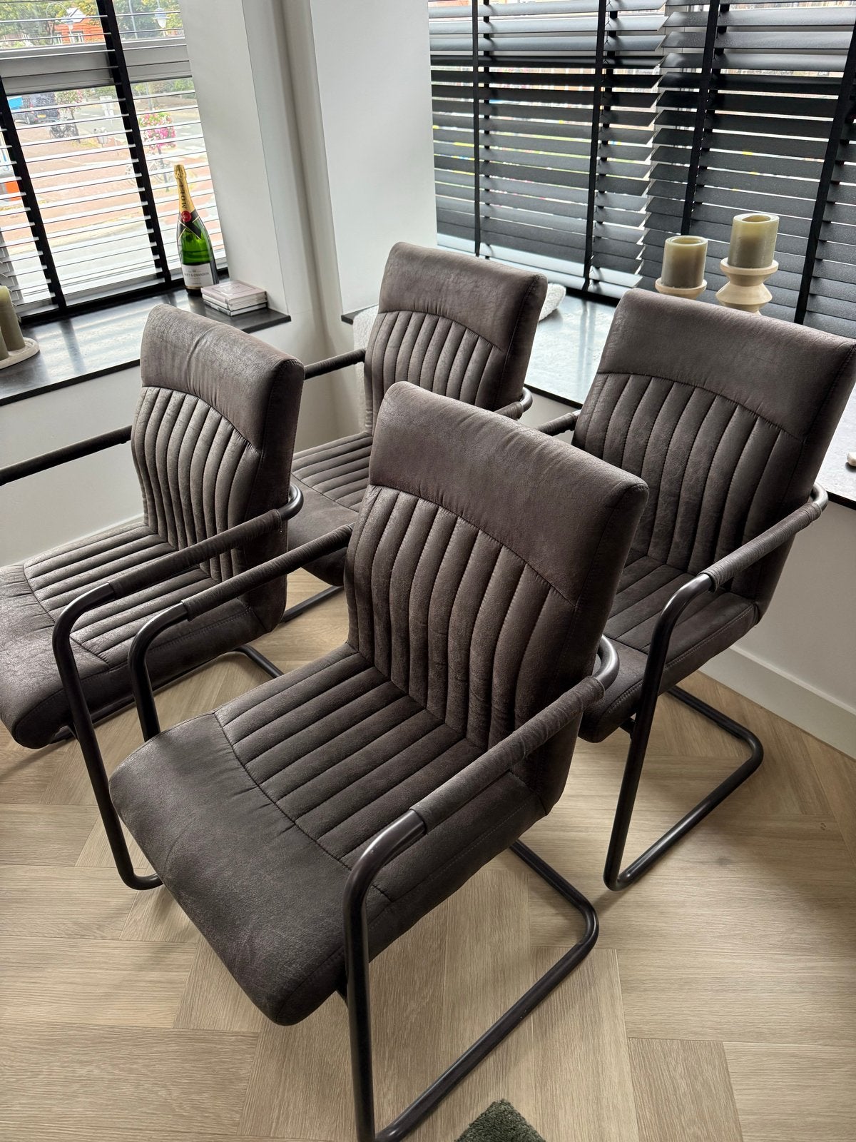 Set van 4 donkerbruine industriële eetkamerstoelen, Bruin, Ophalen of Verzenden, Zo goed als nieuw, Vier