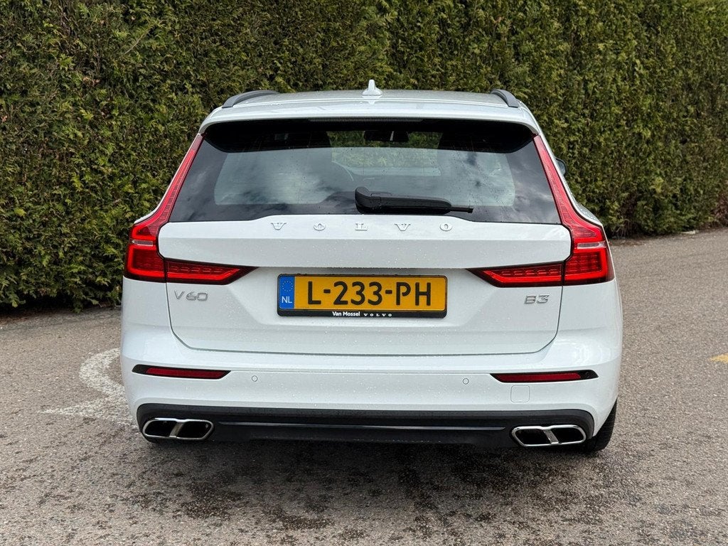 Volvo V60 B3 Momentum Advantage | Blis | Parkeer sensoren |, Auto's, 12 maanden, Euro 6, 4 cilinders, Origineel Nederlands