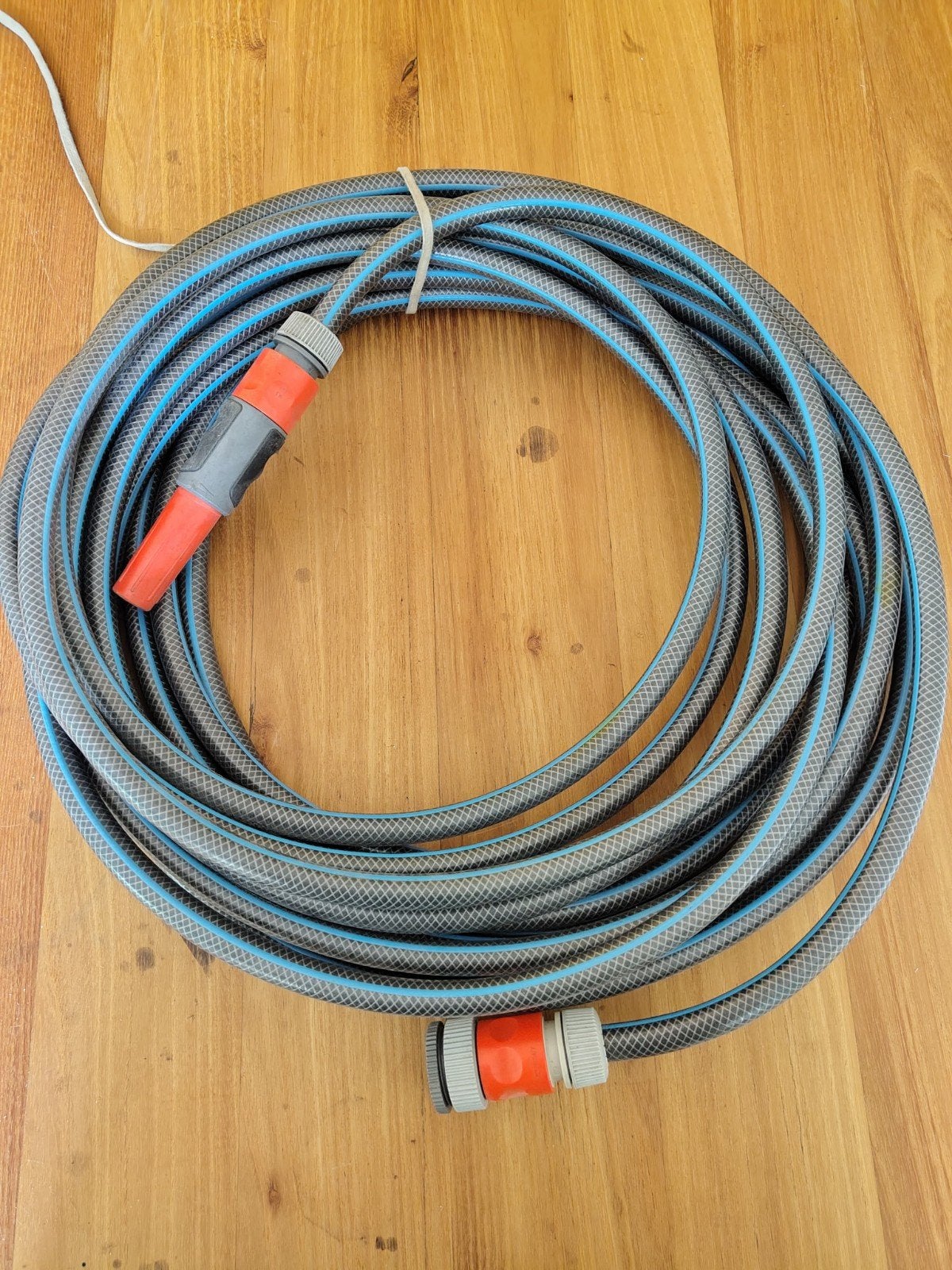 Tuinslang 10m met spuitmond en koppeling, Ophalen of Verzenden, Gebruikt, Tuinslang