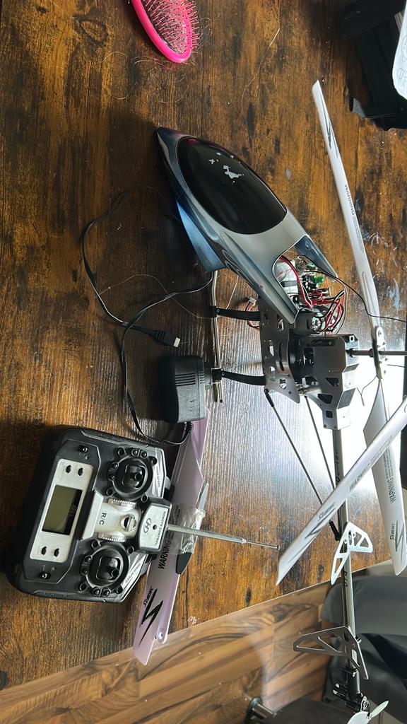 RC Helikopter met afstandsbediening en oplader, Ophalen of Verzenden, Gebruikt, Elektro, Helikopter