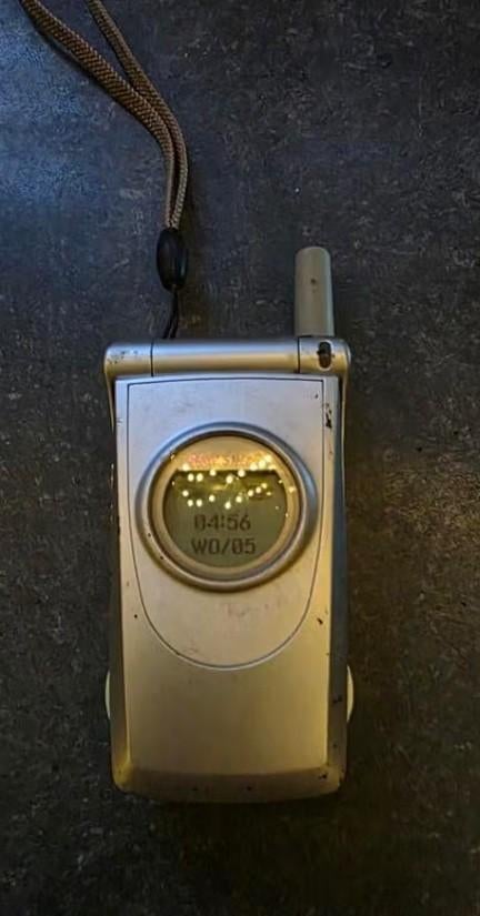 Classic Samsung SGH-A300 clamshell-telefoon, Telecommunicatie, 128 GB, Ophalen of Verzenden, Zwart, Overige systemen