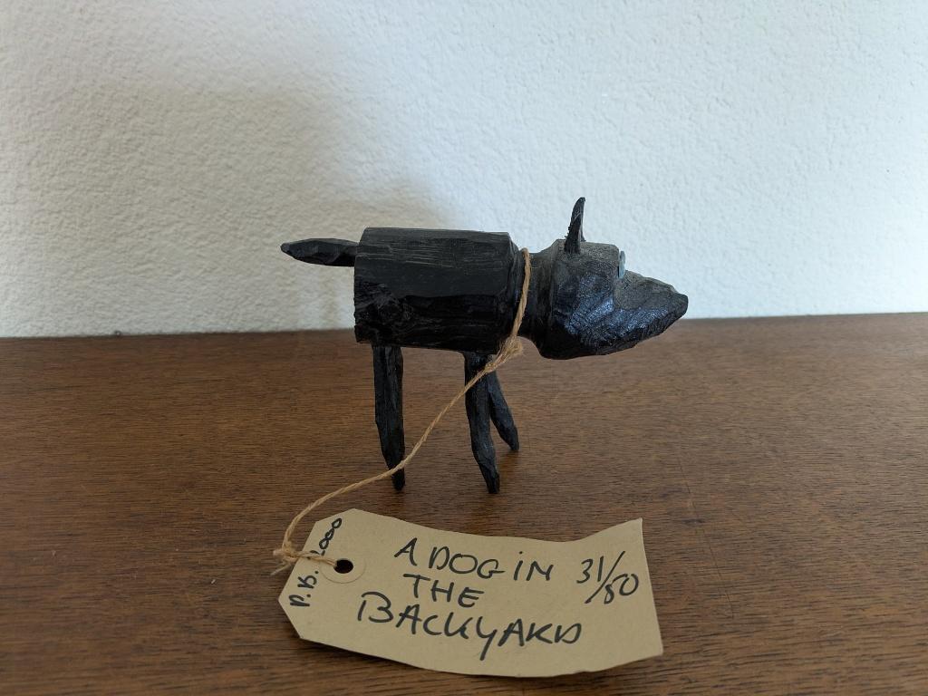 kunstwerk beeld Peter Bastiaanssen  Dog in A Backyard, Antiek en Kunst, Ophalen, Minder dan 20 cm, Zoogdier, Zwart
