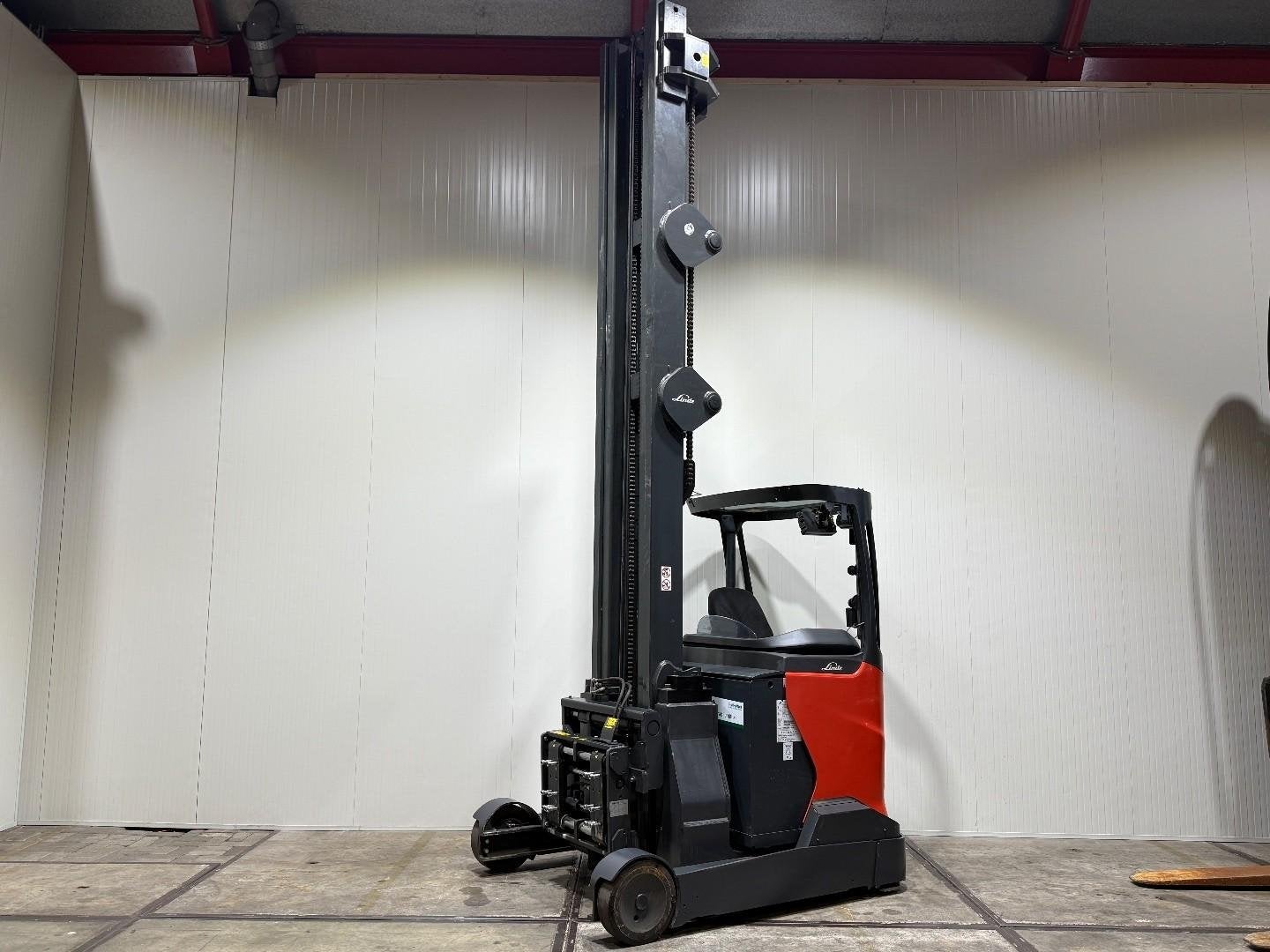 Linde R20 2021 Reachtruck 11M Vorkversteller sideshift 2ton