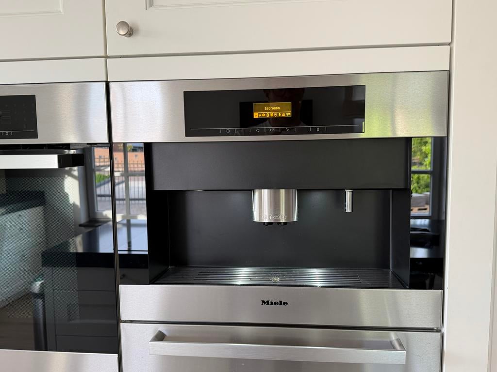 Miele inbouw koffiemachine - Espresso apparaat, Witgoed en Apparatuur, Ophalen, Afneembaar waterreservoir, Espresso apparaat, 10 kopjes of meer