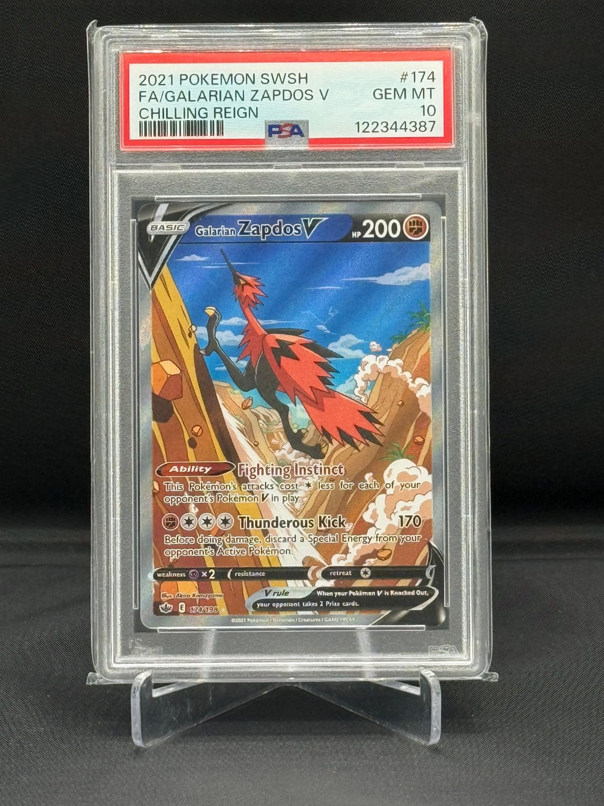 Galarian Zapdos V 174/198 (PSA 10) ~ Chilling Reign, Hobby en Vrije tijd, Verzamelkaartspellen | Pokémon, Ophalen of Verzenden