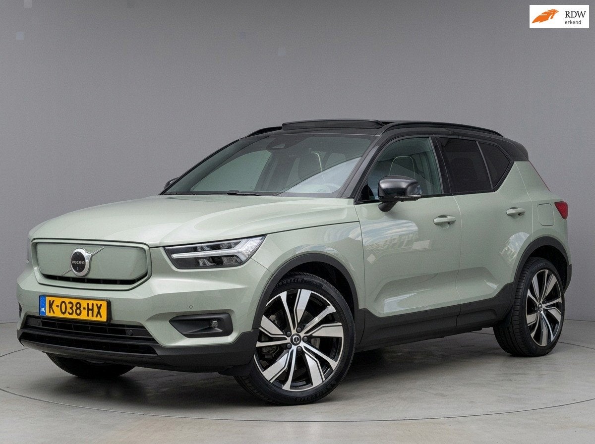 Volvo XC40 Recharge P8 AWD R-Design|Panorama-dak|H&K|360-cam, Auto's, 1300 min, Gebruikt, Zwart, Automatische klimaatregeling