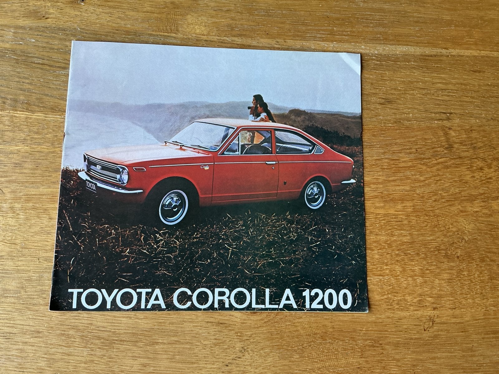 Toyota Corolla 1200 Sedan brochure uit 1973, Ophalen of Verzenden, Zo goed als nieuw, Toyota