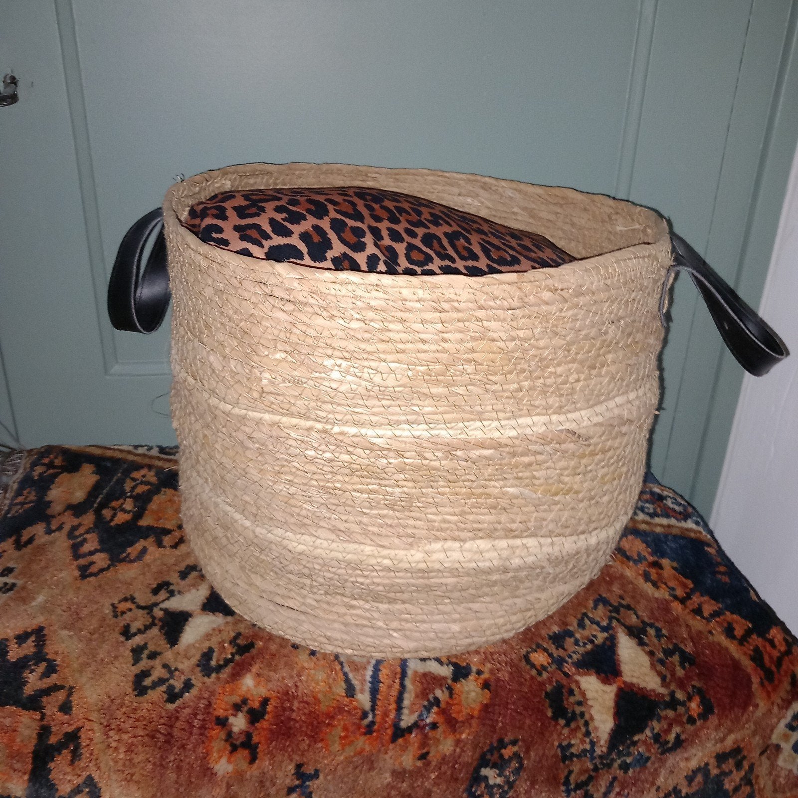 Stoere Bali mand met zwarte handvaten - 30x40cm, Ophalen of Verzenden