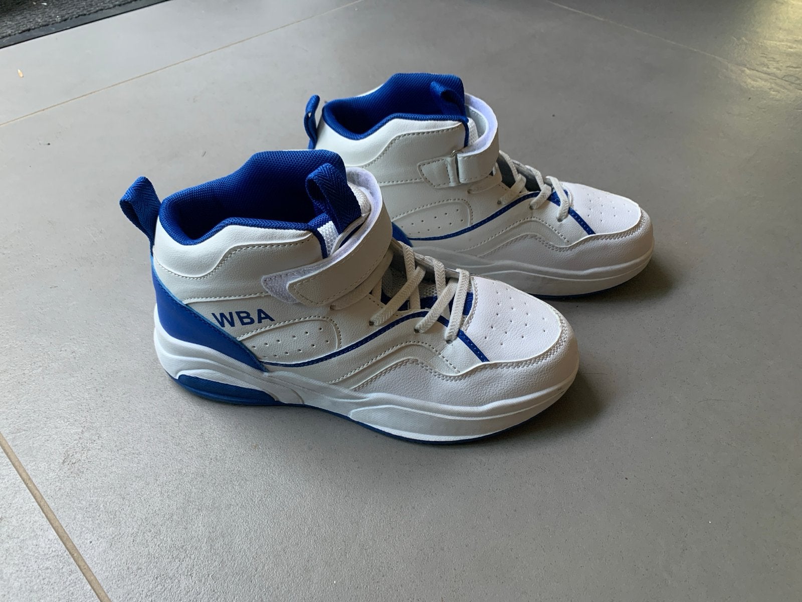 WBA Basketbalschoenen - Maat 38, Ophalen of Verzenden, Nieuw