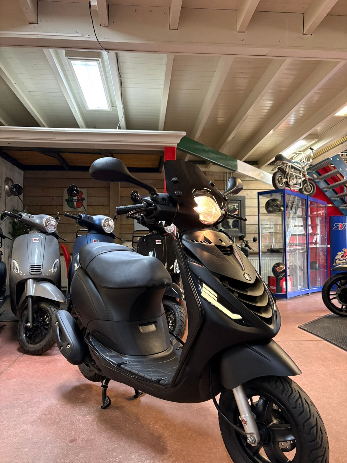 Gebro scooters: Piaggio zip SP line 25KM mat zwart BJ2020, Zip, Nieuw, Ophalen of Verzenden, Benzine