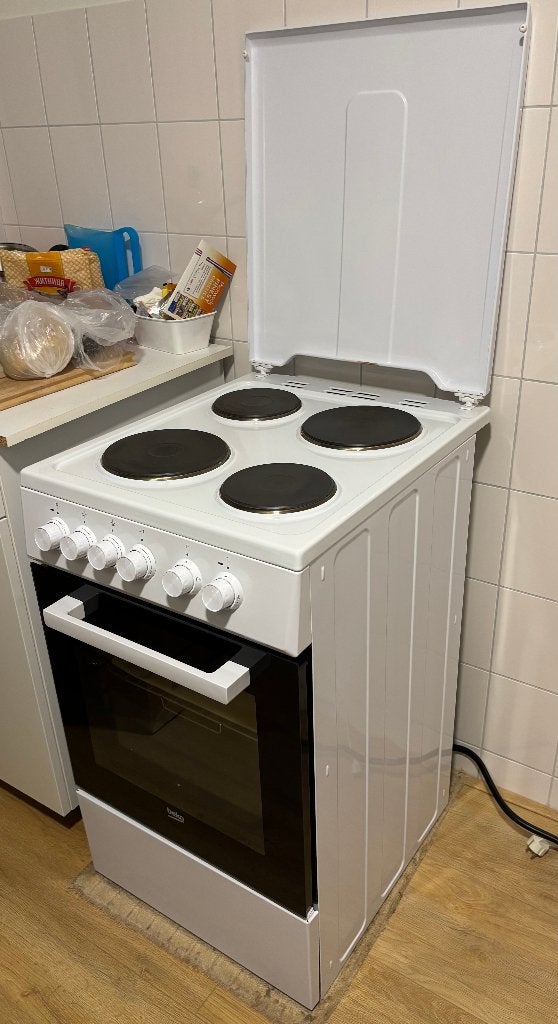 Losstaand Beko FSS56000GW Elektrisch fornuis met oven, Witgoed en Apparatuur, Fornuizen, Ophalen, Gebruikt, Grill, 4 kookzones