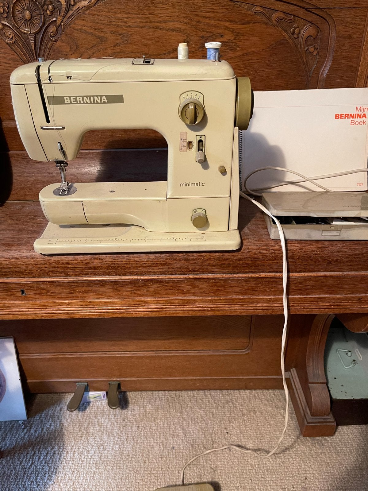 Bernina 707  Minimatic Naaimachine met Koffer en Accessoires, Ophalen of Verzenden, Gebruikt, Naaimachine, Bernina