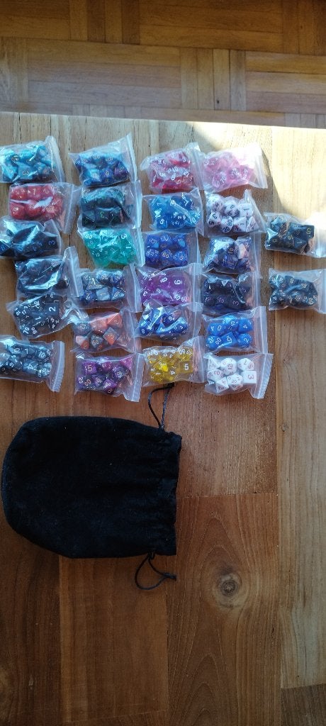 RPG dice, 26 sets. Dungeons and Dragons dobbelstenen. D&D 5e, Vijf spelers of meer, Ophalen of Verzenden, Nieuw, Wizards of the Coast