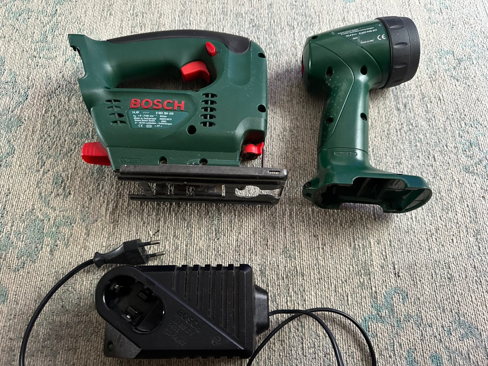 Bosch  14.4v drie artikelen Inclusief lader ., Ophalen of Verzenden, Zo goed als nieuw, Boor- en Schroefmachine