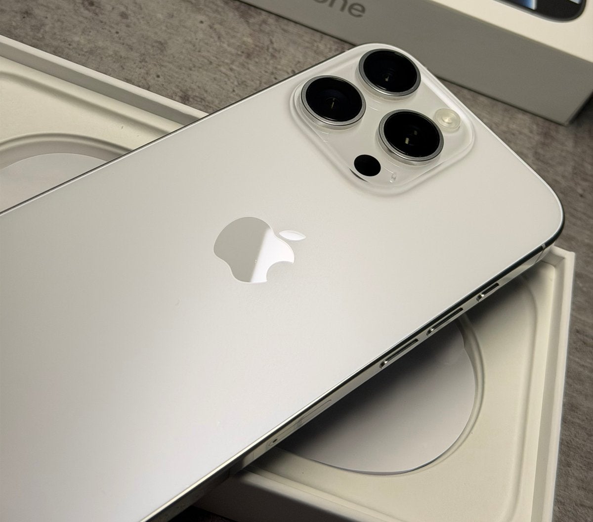  Apple iphone 16 Pro Silver Titanuim 128GB Zeer netjes, Telecommunicatie, Mobiele telefoons | Apple iPhone, IPhone 16 Pro, Apple