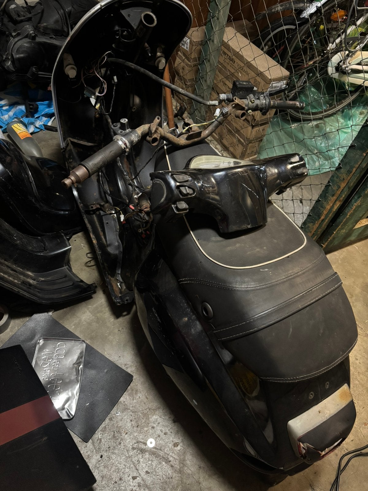 Vespa lx frame + alle bijbehorende kappen, Ophalen, Gebruikt, Frame, Vespa