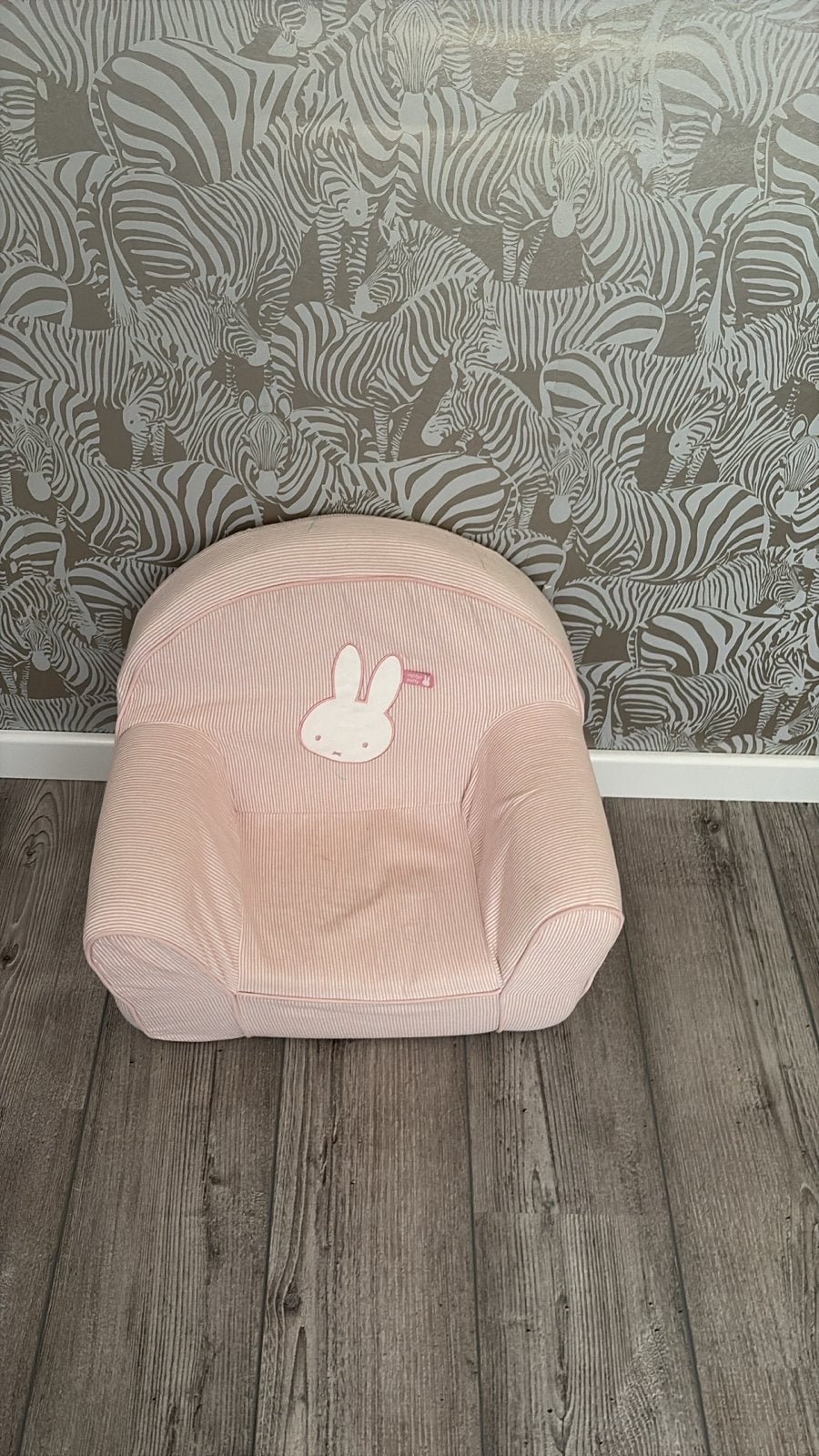 Roze Nijntje kinderstoel - zo goed als nieuw, Ophalen, Zo goed als nieuw, Stoel