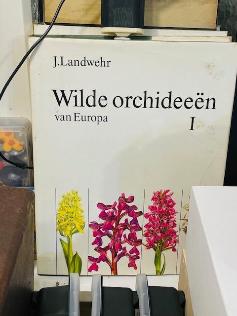 Wilde Orchideeën van Europa (deel 1 en 2, J. Landwehr), Ophalen of Verzenden, Zo goed als nieuw, Natuur algemeen