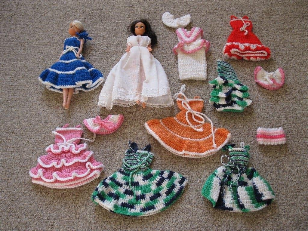 2  Barbypoppen met kleertjes, gehaakt en gebreid, Ophalen of Verzenden, Nieuw, Babypop
