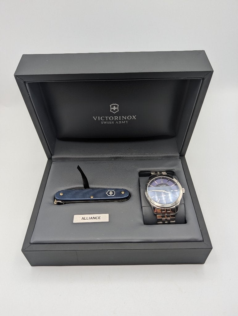 Victorinox Alliance Horlogeset nieuwstaat, Caravans en Kamperen, Kampeergereedschap, Zo goed als nieuw, Ophalen of Verzenden