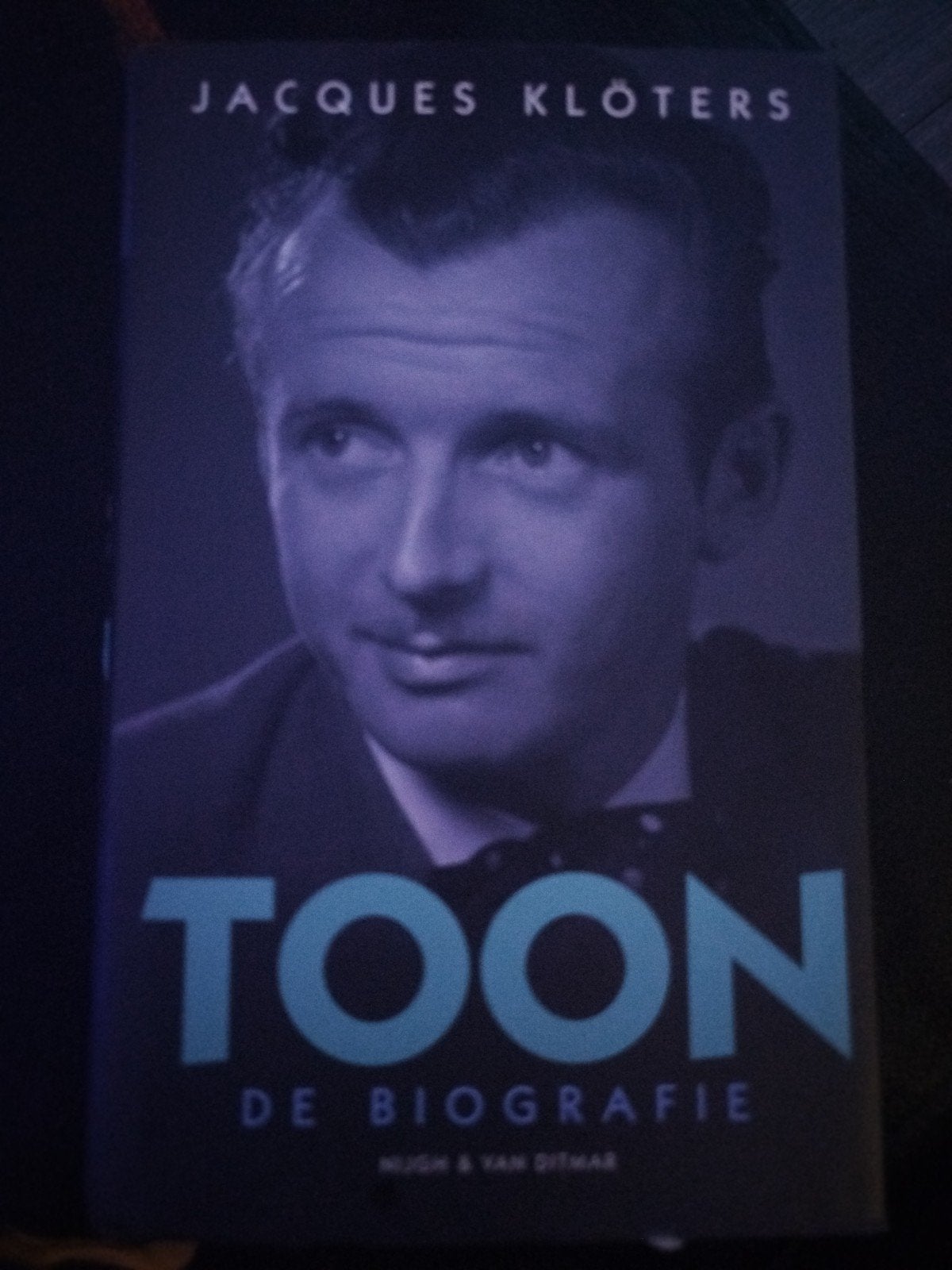 TOON DE BIOGRAFIE HARDCOVER, Kunst en Cultuur, Jacques Klöters, Ophalen of Verzenden, Zo goed als nieuw