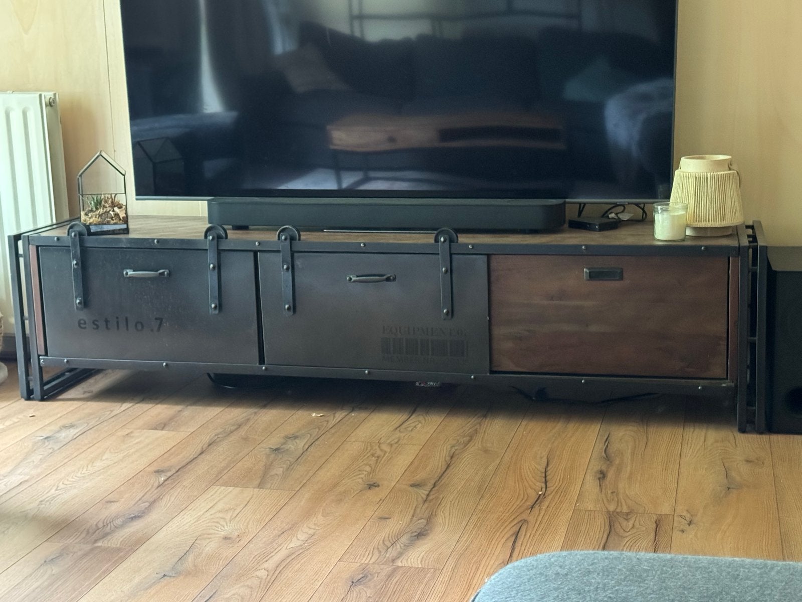 Industriële tv-meubel met schuifdeuren, Huis en Inrichting, Ophalen, Gebruikt, 150 tot 200 cm, Minder dan 100 cm