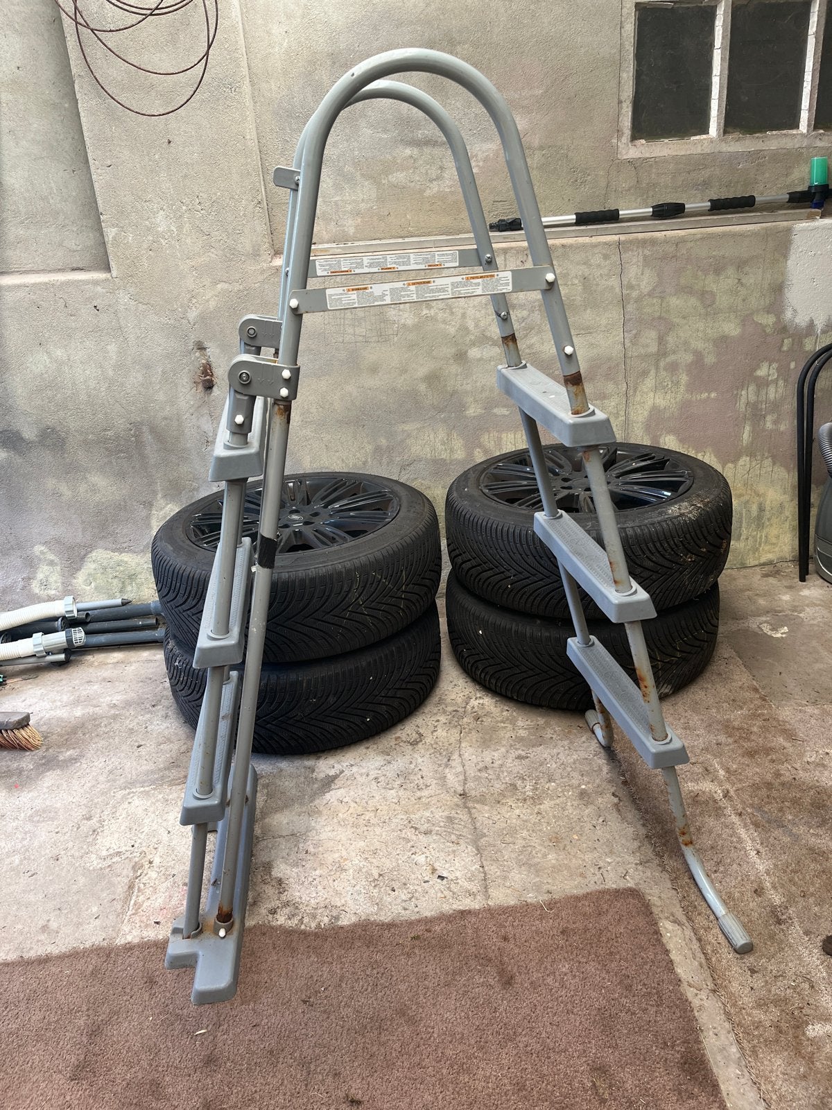 Zwembadladder - Gebruikt, Doe-het-zelf en Verbouw, Ladders en Trappen, Ophalen, Gebruikt, Ladder, Minder dan 2 meter