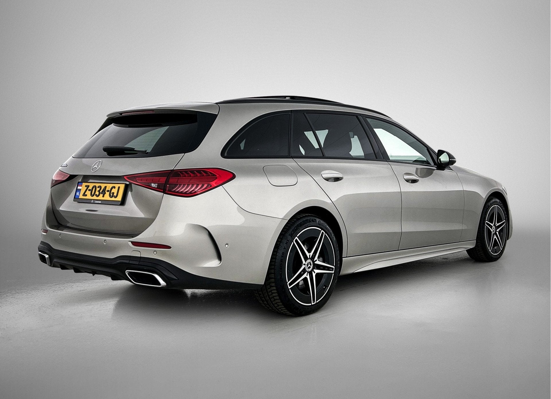 Mercedes-Benz C-Klasse Estate 300 e AMG Plug-In Hybride AMG, Auto's, Automaat, 12 maanden, Achterwielaandrijving, 4 cilinders