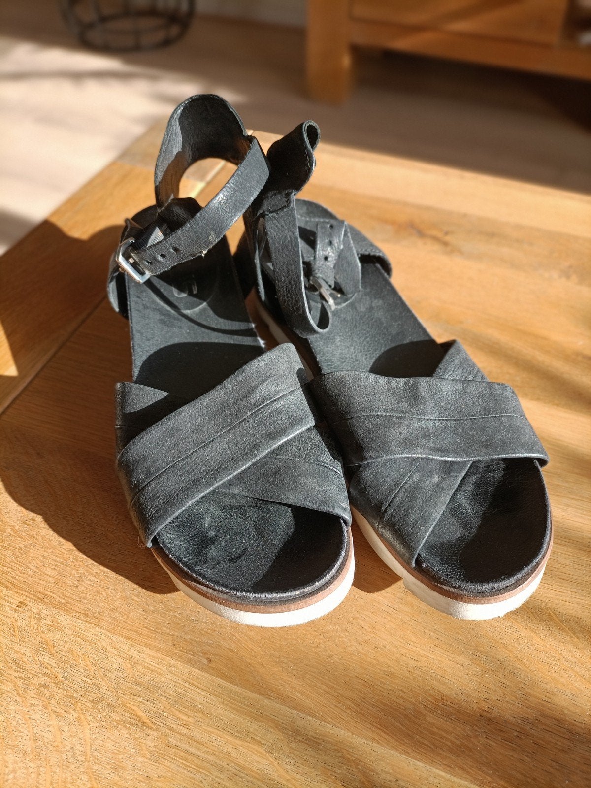 MJUS sandalen zwart 41, Kleding | Dames, Schoenen, Ophalen of Verzenden, Zwart, Sandalen of Muiltjes