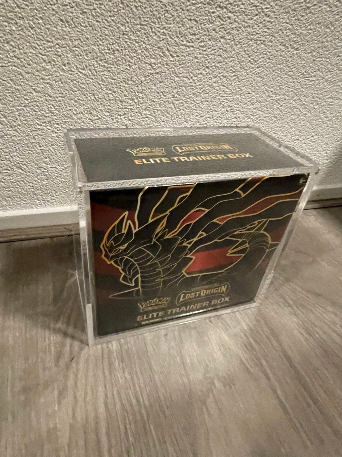 Pokémon Lost Origin Elite Trainer Box incl acryl, Verzenden, Nieuw, Overige typen