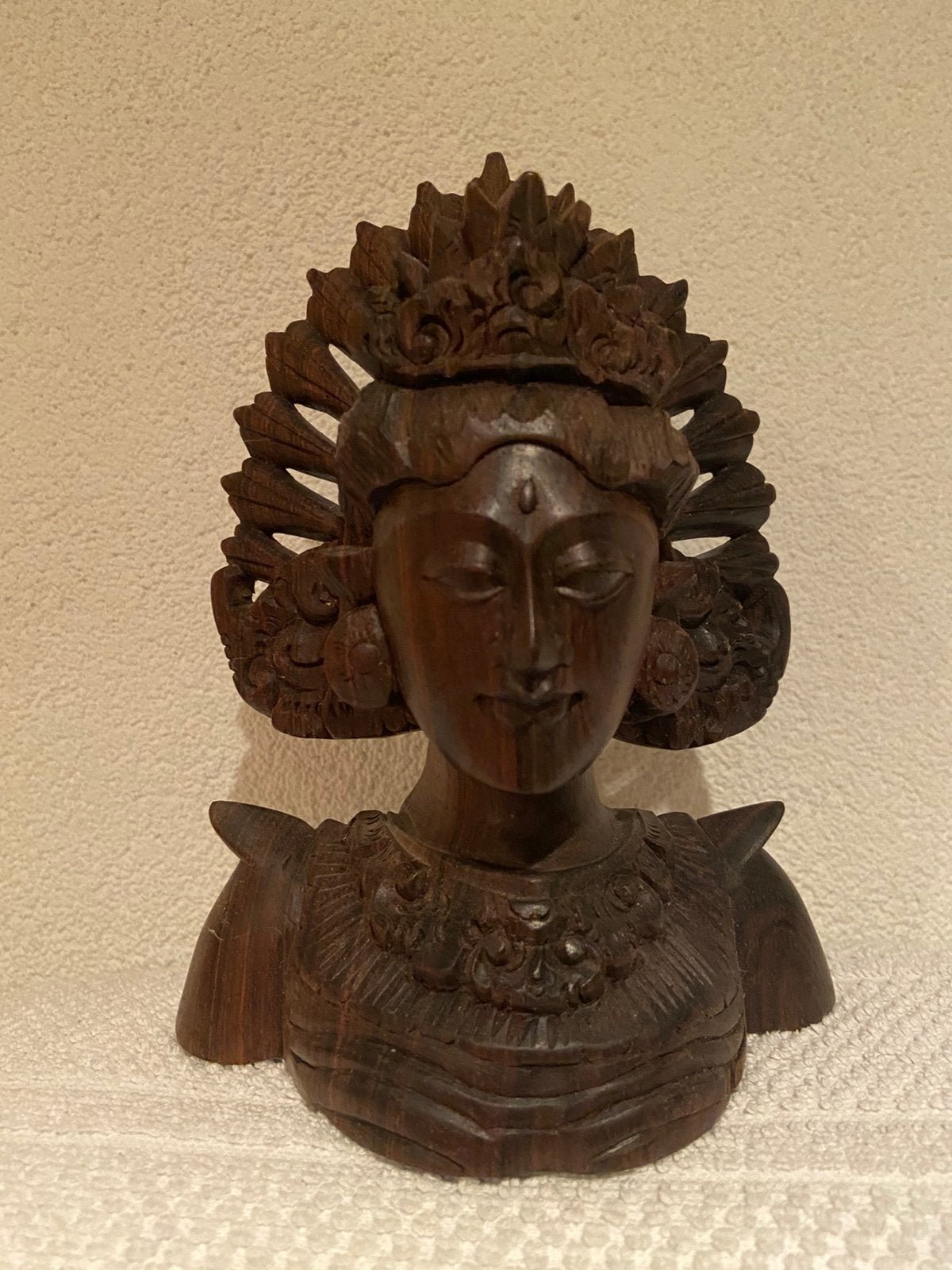 Buste Balinese danseres, Antiek en Kunst, Buste, Ophalen of Verzenden, Handgemaakt, 20 - 50 cm