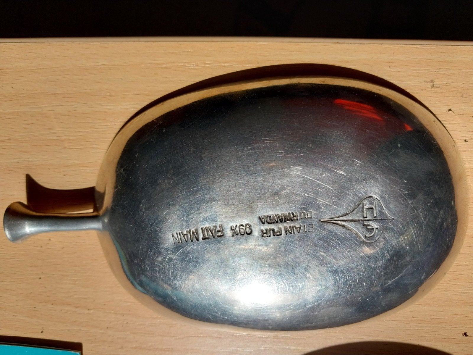 Handgemaakt tinnen bakje uit Rwanda, 99% puur tin, Antiek en Kunst, Antiek | Tin, Ophalen of Verzenden