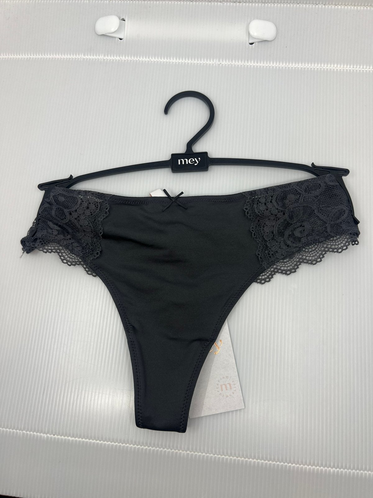Mey string maat 36 NIEUW!!  Nu €10,-, Kleding | Dames, Ondergoed en Lingerie, Ophalen of Verzenden, String