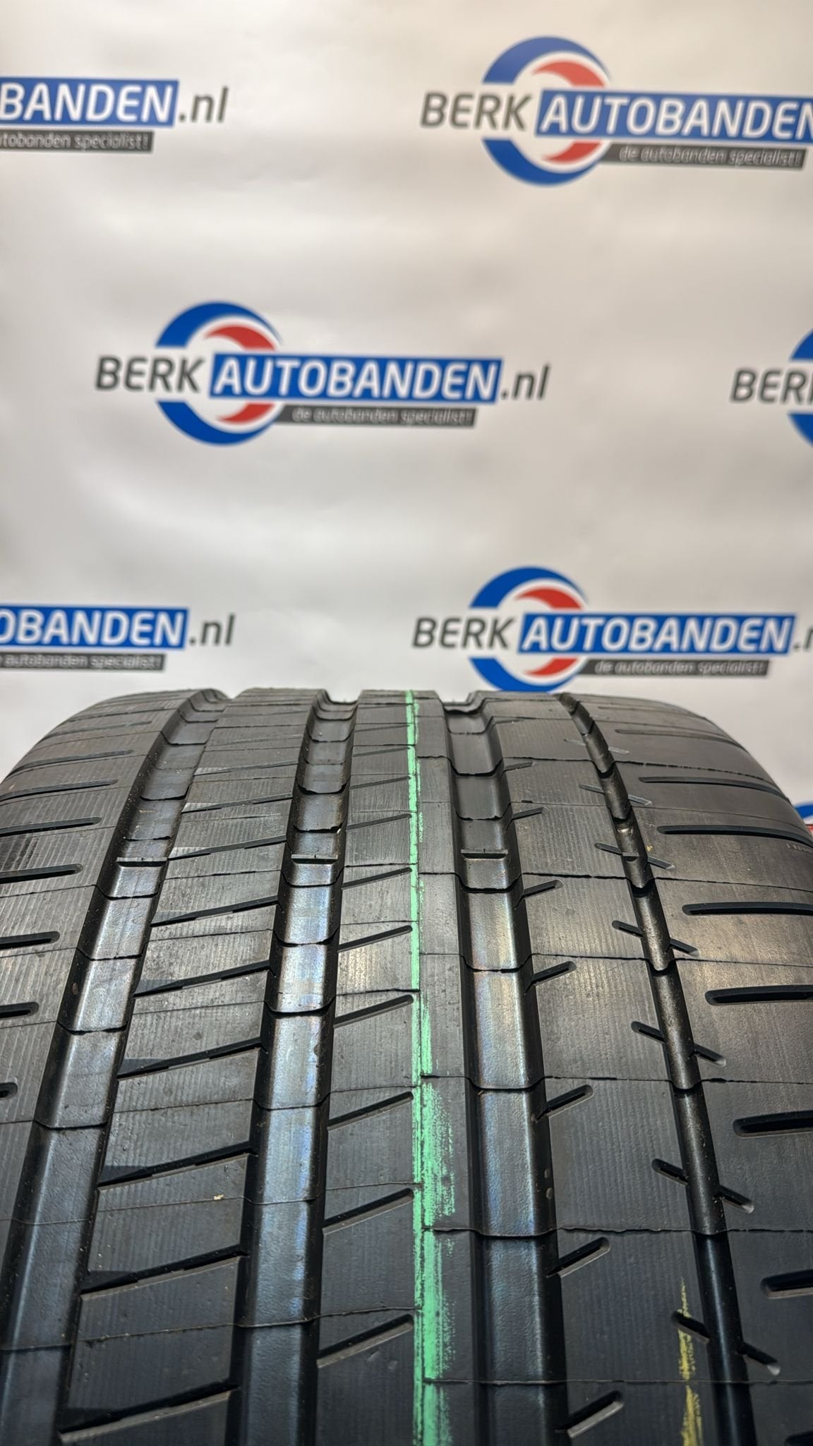 1x Michelin Pilot Supersport XL (DEMO) 315/25 ZR23 102Y 315/, Gebruikt, -, -, Overige maten