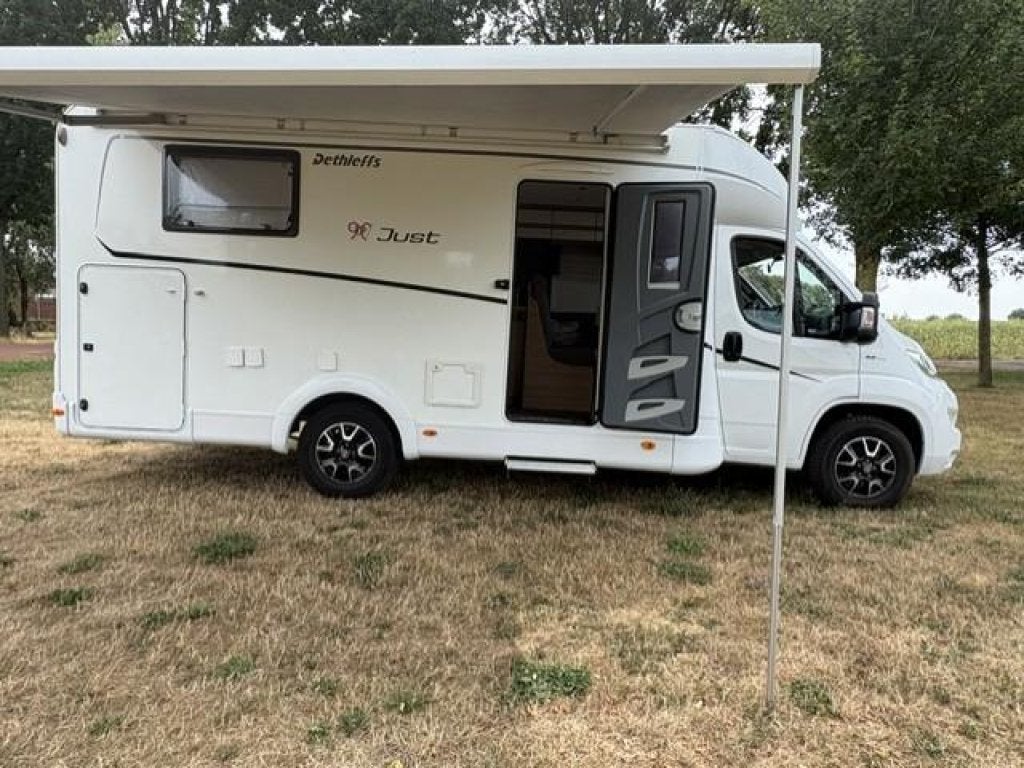 Dethleffs Just 90 6812 EB, Caravans en Kamperen, Campers, Automaat, Ringverwarming, Fiat, Luifel