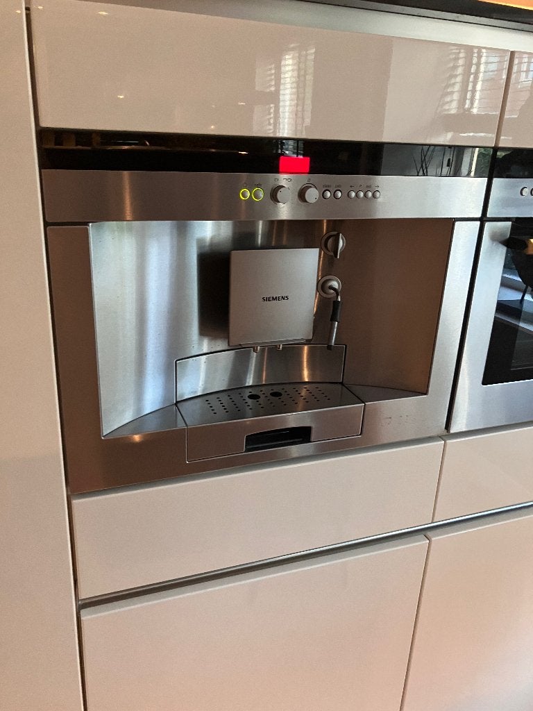 Siemens inbouw koffiemachine TK68E571, Witgoed en Apparatuur, Koffiezetapparaten, Ophalen, Gebruikt, 10 kopjes of meer, Koffiemachine