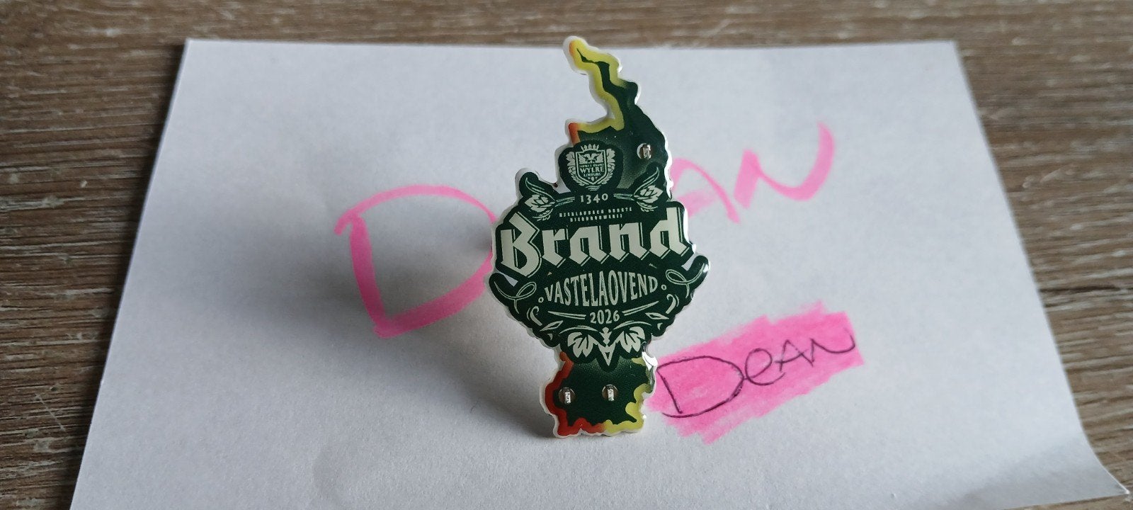 Pin badge brand bier Vastelaovend 2026 speldje carnaval, Ophalen of Verzenden, Nieuw, Merk, Speldje of Pin