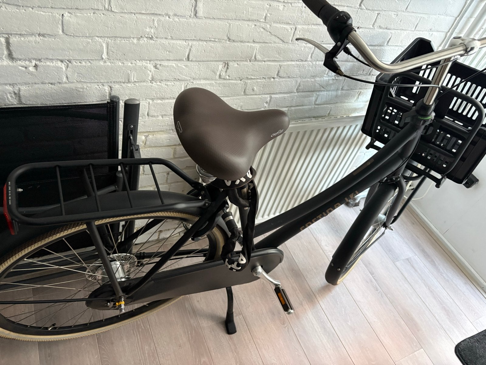 Cortina U4 Transportfiets Dames - Zo goed als nieuw, Fietsen en Brommers, Fietsen | Dames | Damesfietsen, Terugtraprem, Zo goed als nieuw
