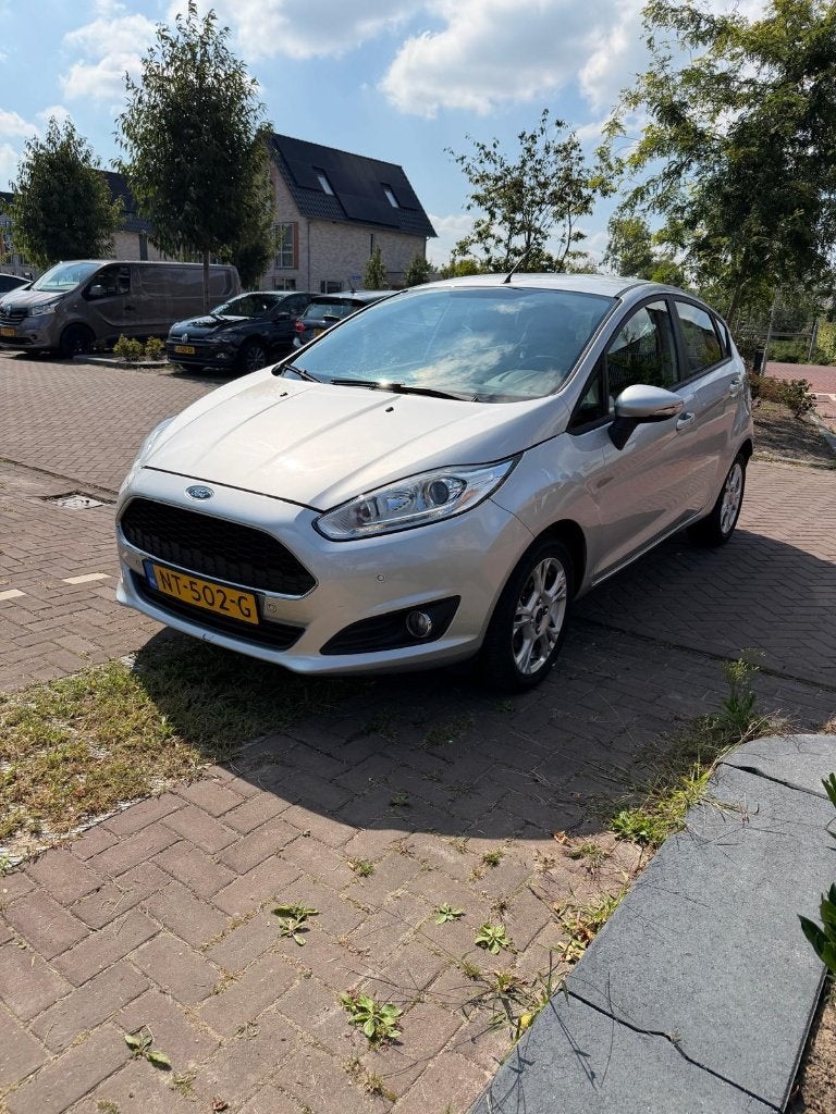 Ford Fiësta 1.0 Style Ultimate 80PK 5D 2017 Grijs (98.330km), Voorwielaandrijving, Stof, 525 kg, 23 km/l