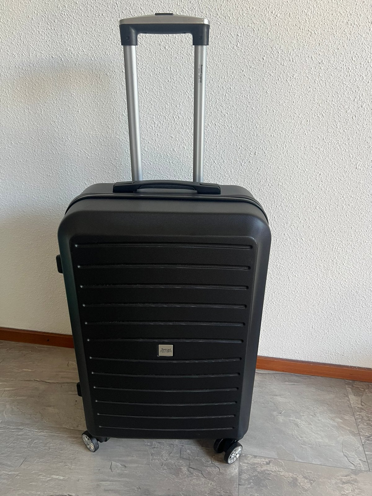 Nieuw koffer, Ophalen, Hard kunststof, Zo goed als nieuw, 70 cm of meer