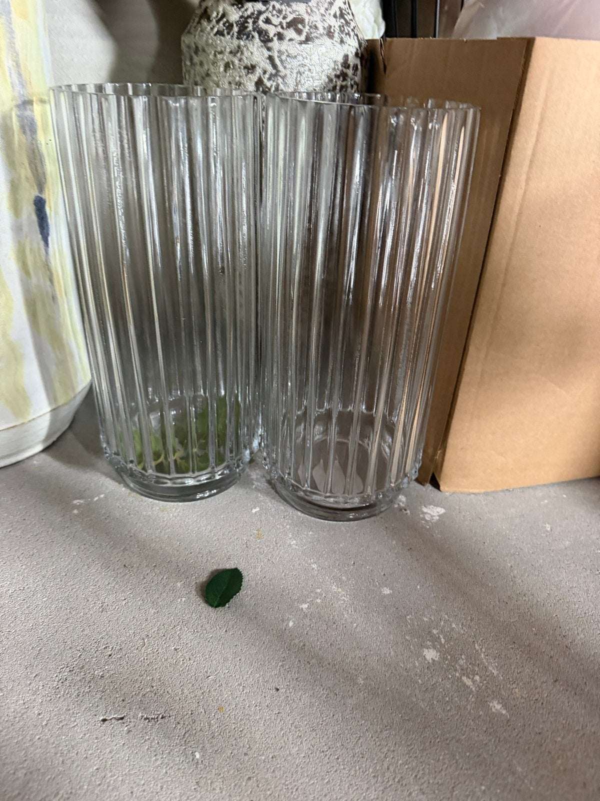 Set van 2 geribbelde glazen vazen, Transparant, Ophalen of Verzenden, Geschikt voor droogbloemen, Glas