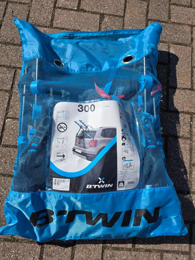 B'Twin 300 Achterklep Fietsendrager voor 3 (wielren)Fietsen, Ophalen of Verzenden, 3 fietsen of meer, Gebruikt, Achterklepdrager