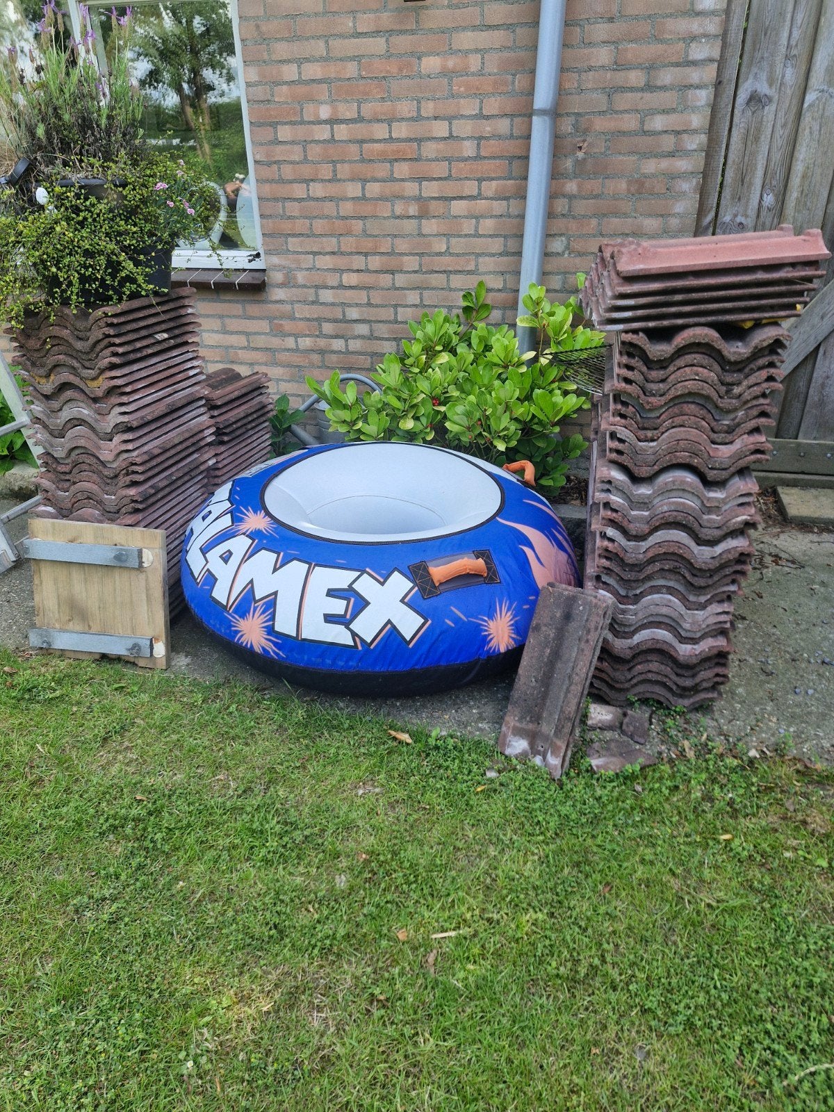 GRATIS Ongeveer 150 dakpannen, Ophalen, Gebruikt, Steen of Klei, 15 m² of meer