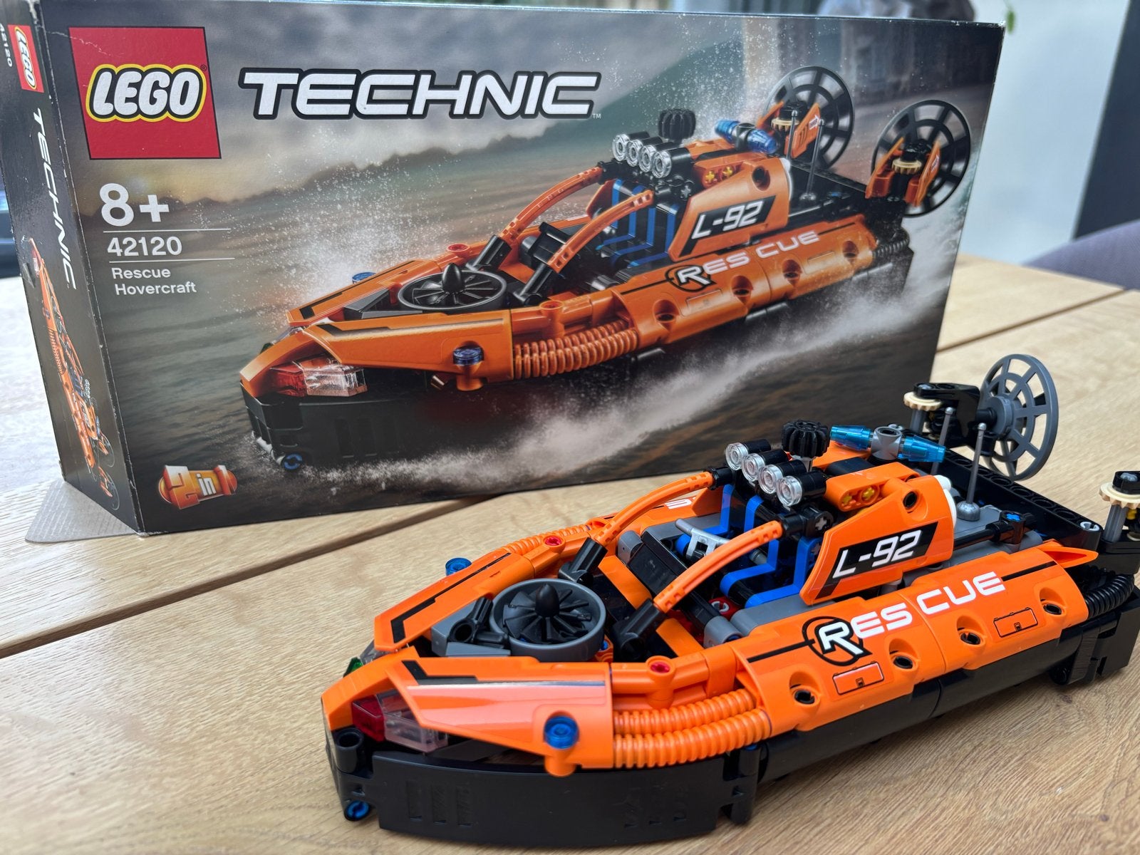 Lego Technic 42120 Rescue Hovercraft - Compleet met doos, Inclusief instructies, Lego, Ophalen of Verzenden, Zo goed als nieuw