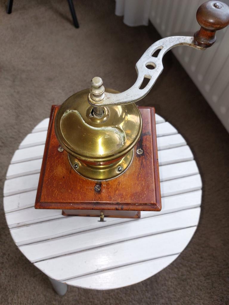 Oude koffiemolen,  met koper ." Pe De ., Ophalen of Verzenden