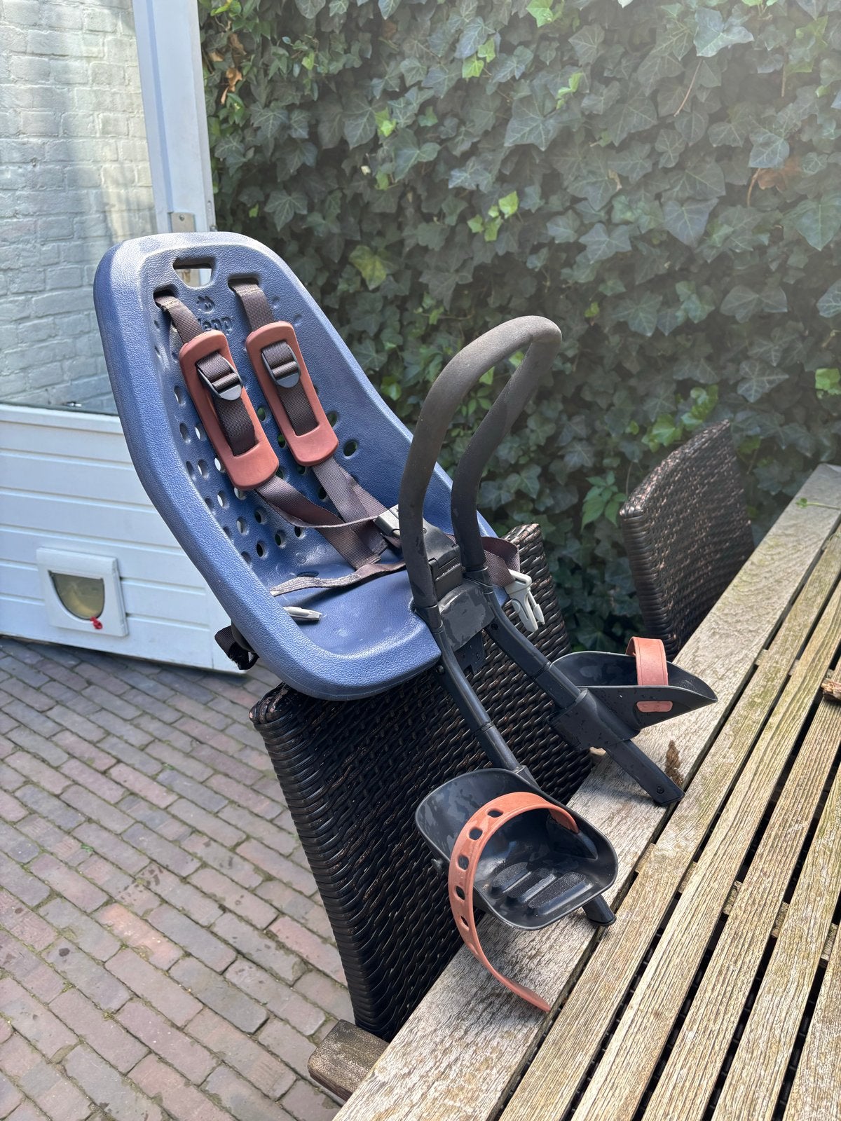 Yepp Mini fietszitje voor, blauw, Fietsen en Brommers, Fietsaccessoires | Fietsstoeltjes, Ophalen, Voorzitje, 0 t/m 13 kg, Gebruikt