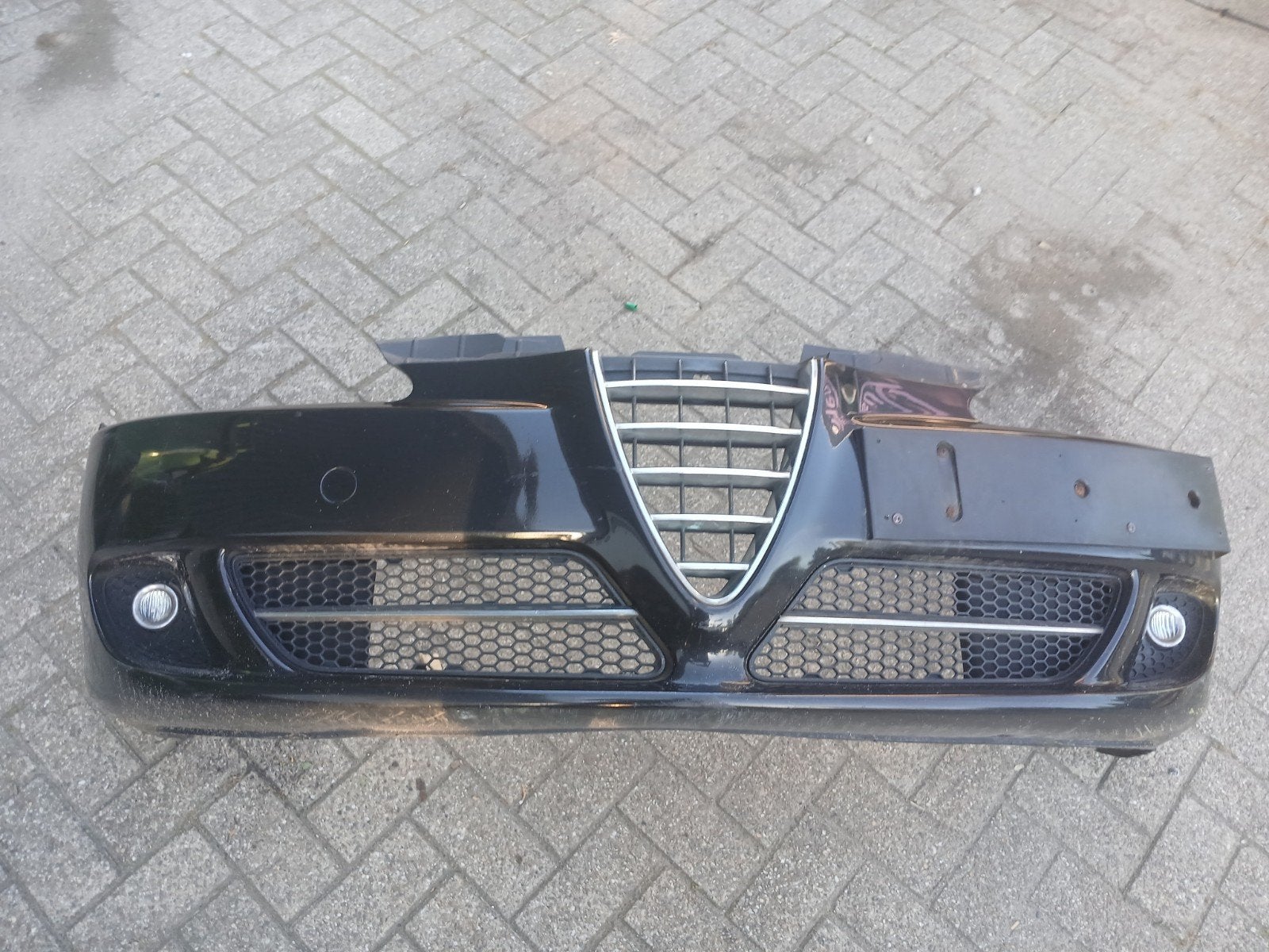 Voorbumper Alfa Romeo 147 - Zwart, Gebruikt, Ophalen of Verzenden