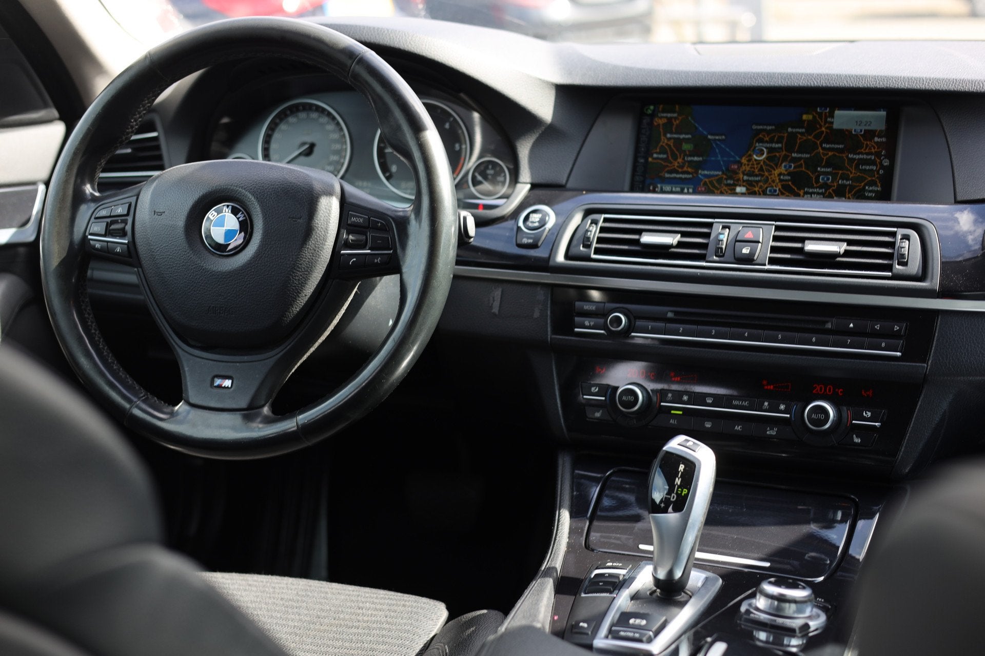 BMW 5 Serie Touring 520D EXECUTIVE | AUT | ACC | ECC | TREKH, Auto's, Automaat, Euro 5, Achterwielaandrijving, Zwart