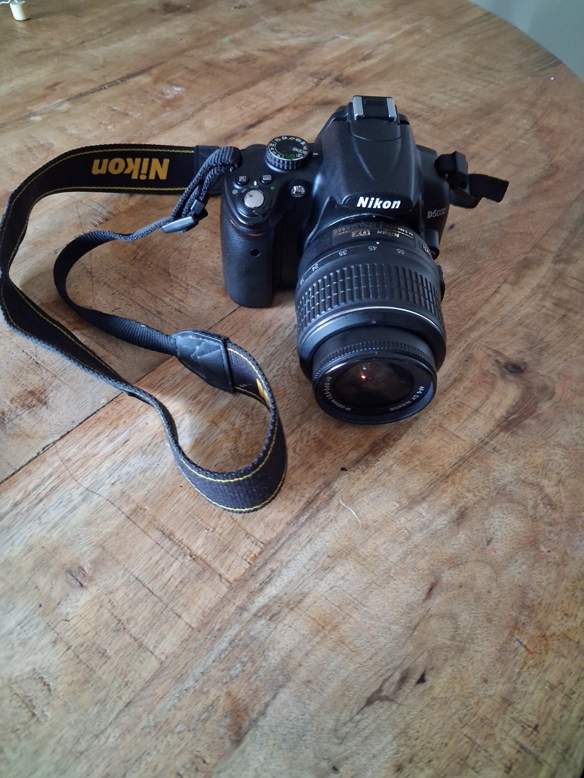 Nikon D5000 Spiegelreflexcamera met 18-55mm lens, Spiegelreflex, Lensdop, Ophalen of Verzenden, Zo goed als nieuw