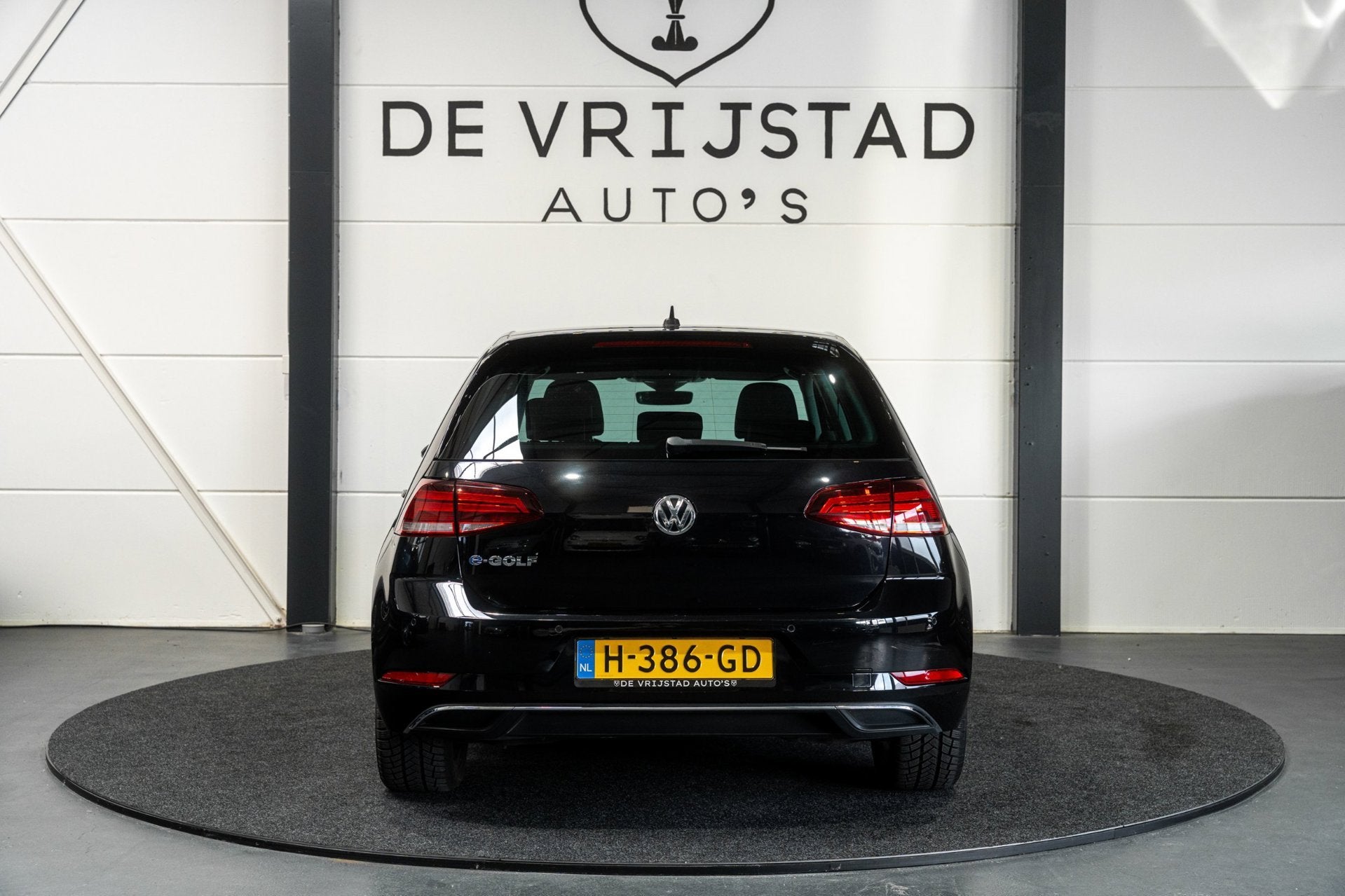 Volkswagen E-Golf E-DITION NAP LEER DIGIDASH!, Auto's, Dealer onderhouden, 136 pk, Gebruikt, 35 kWh